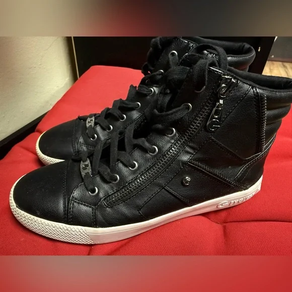 GUESS Women’s black high top sneakers. Size 8. Excellent condition - Picture 7 of 11